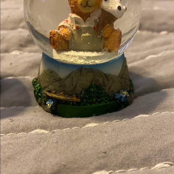 Mini Snow Globe Collectibles - Picture 4 of 6